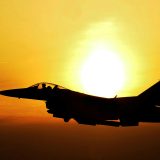 防衛費引き上げの是非